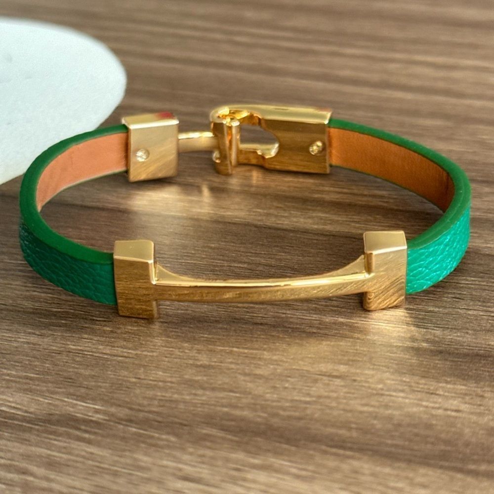 Green leather Bracelet Q707
